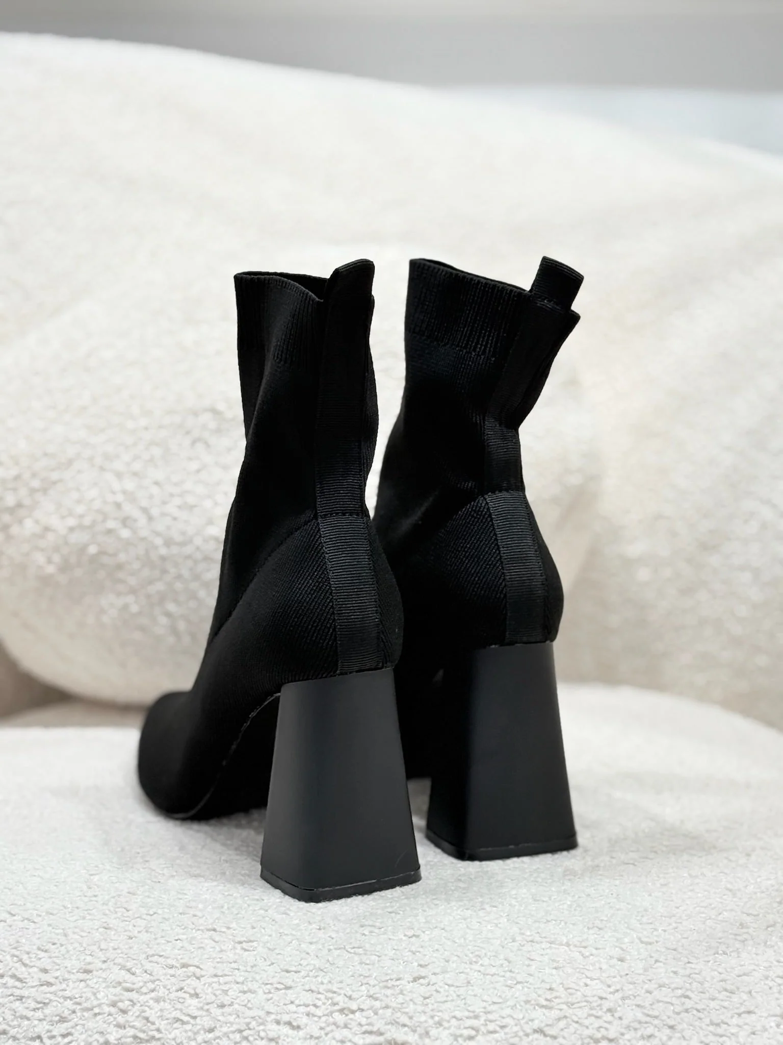 Botín negro tacón| Mérida - Image 4