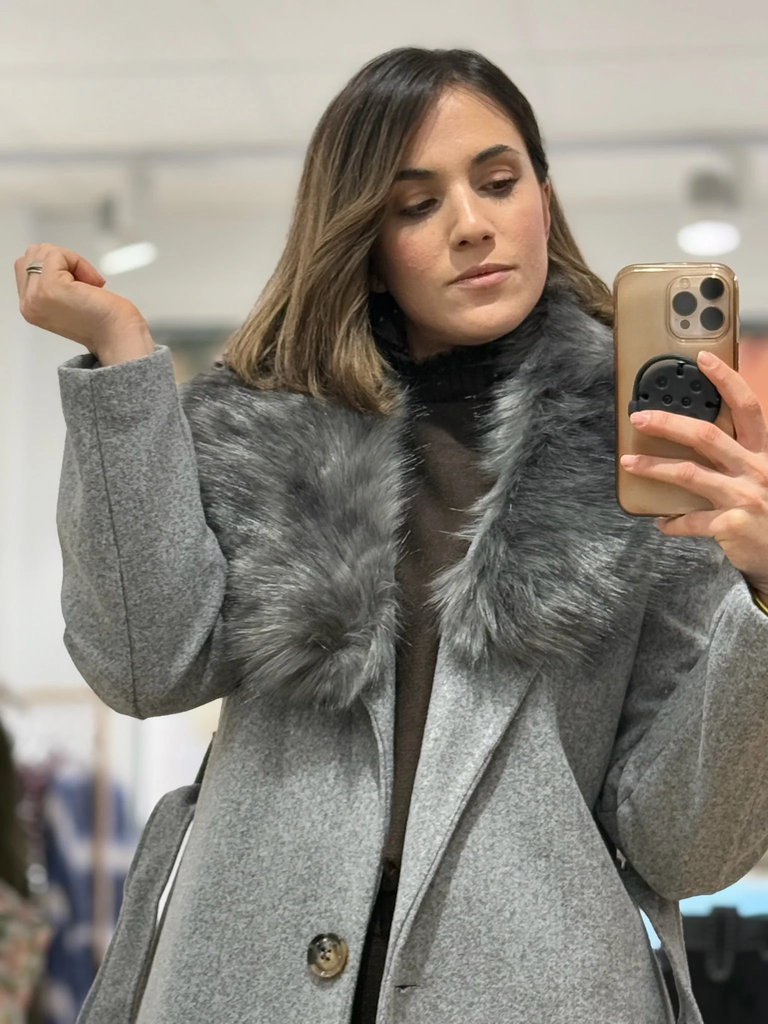 Estola pelo sintético gris - Image 5