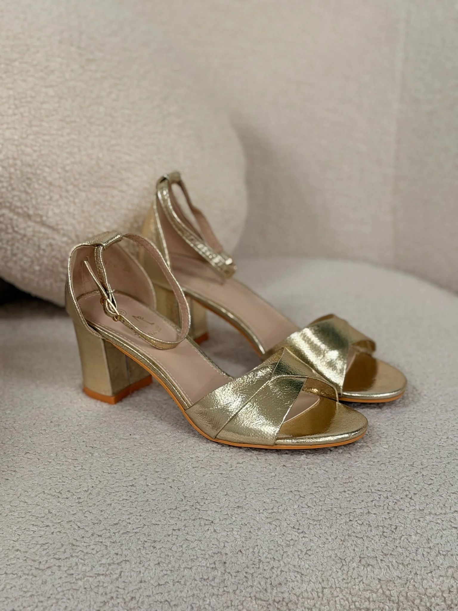 Sandalia Invitada Dorada | Luna - Image 4